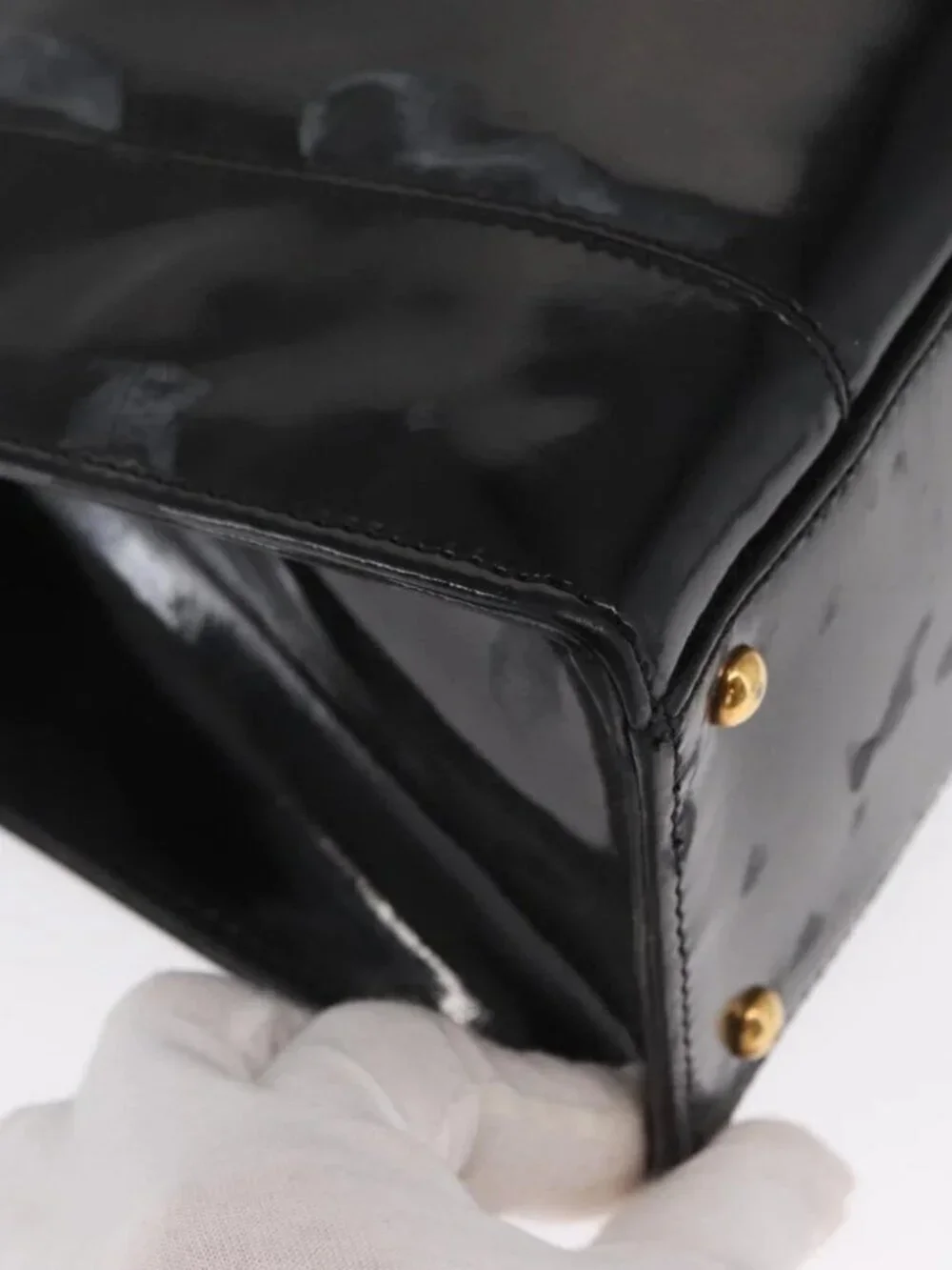 CHANEL brand	chanel color	black